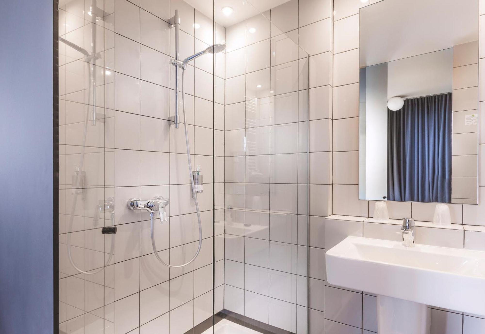 Comfort Room with Courtyard View,1624743992:JPEG